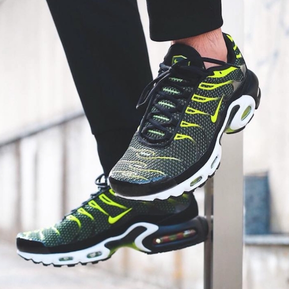Nike Other - NIKE - AIR MAX PLUS (Black Volt)